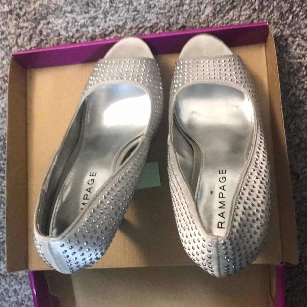 Shoes - Picture 3 of 5